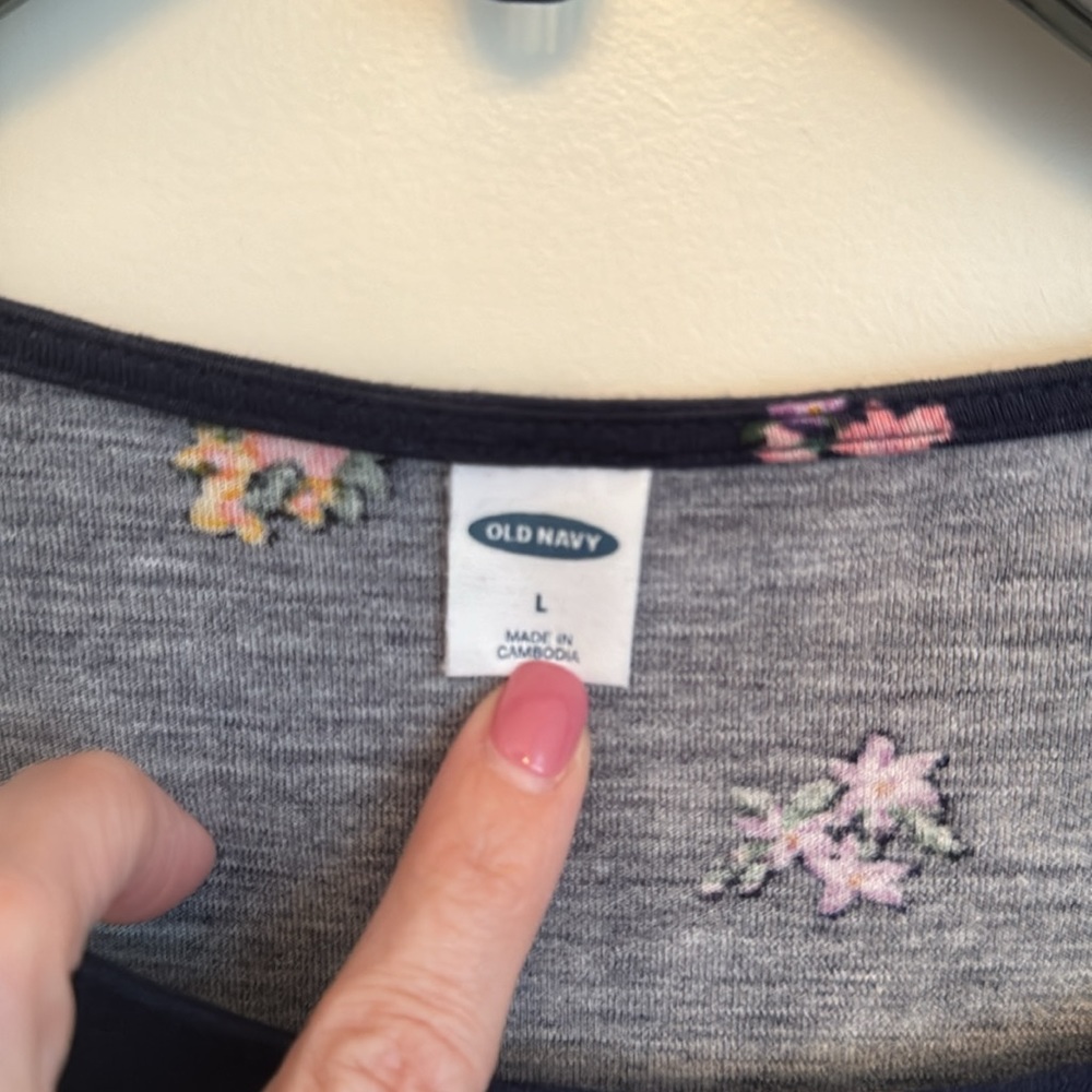 Old navy blouse - Picture 3 of 5